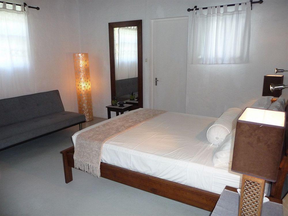 Esprit Libre Restaurant & Guest House Grand Baie Bagian luar foto