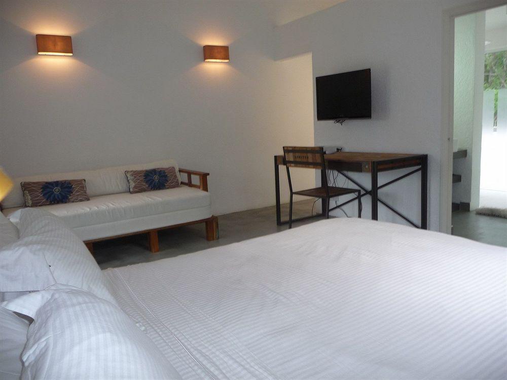Esprit Libre Restaurant & Guest House Grand Baie Bagian luar foto