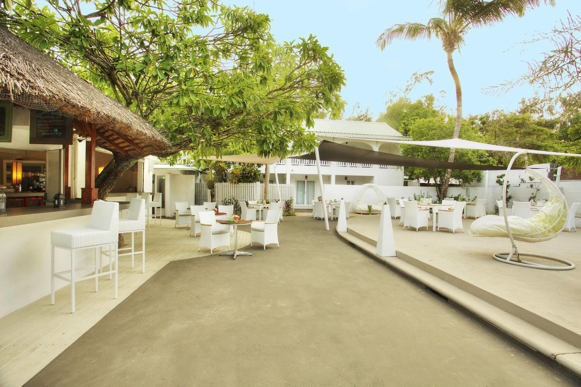 Esprit Libre Restaurant & Guest House Grand Baie Bagian luar foto