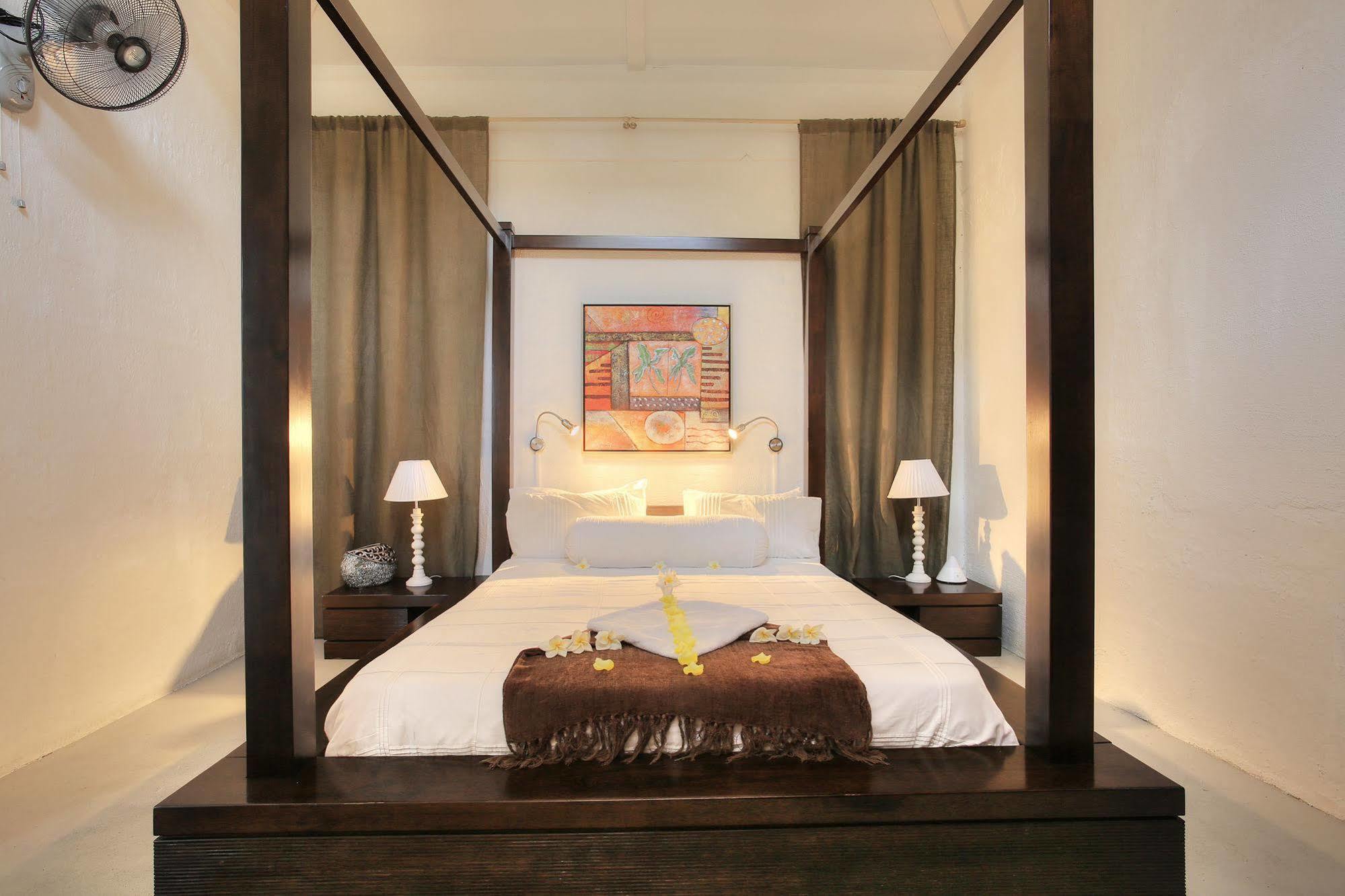 Esprit Libre Restaurant & Guest House Grand Baie Bagian luar foto
