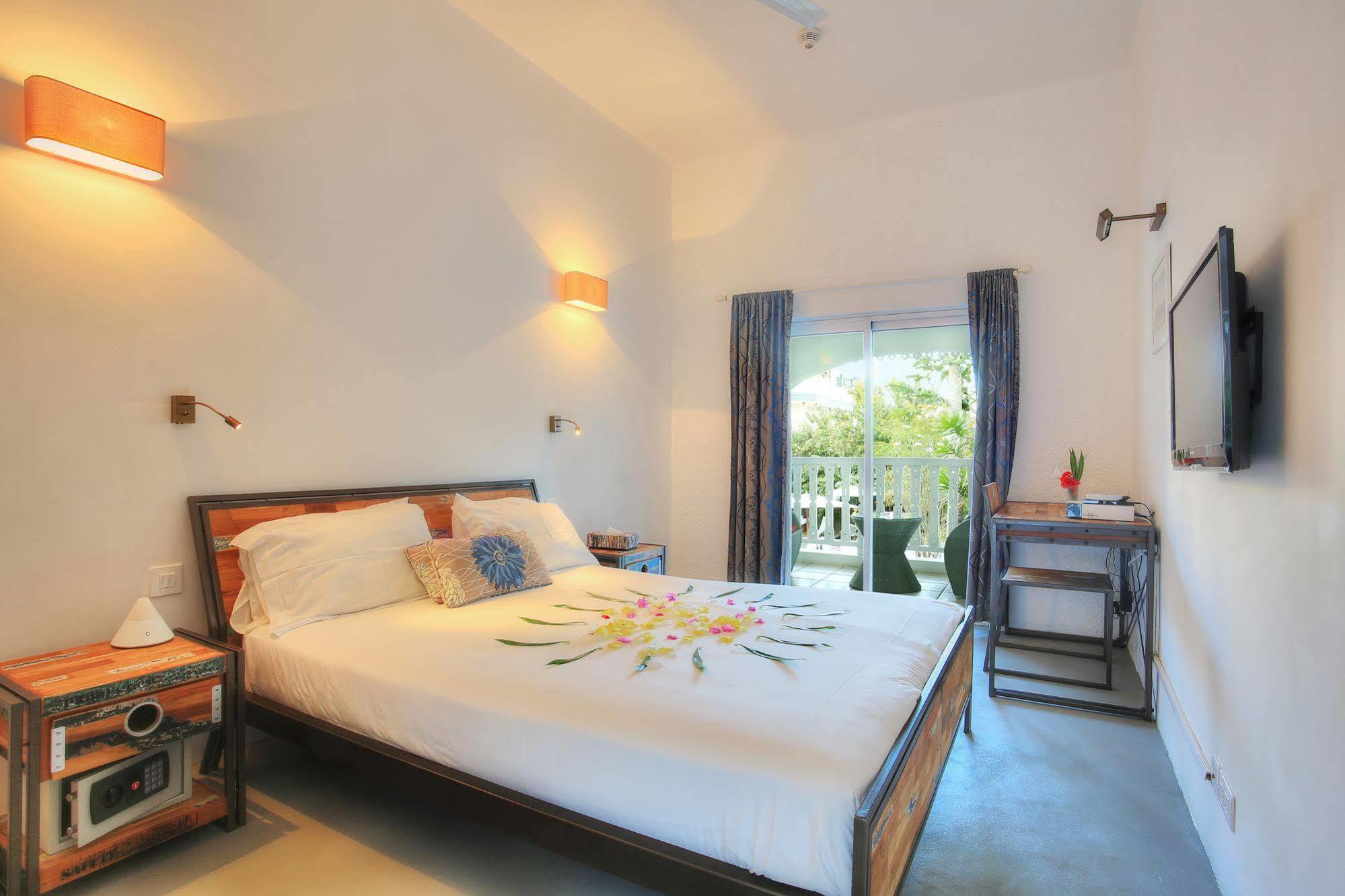 Esprit Libre Restaurant & Guest House Grand Baie Bagian luar foto