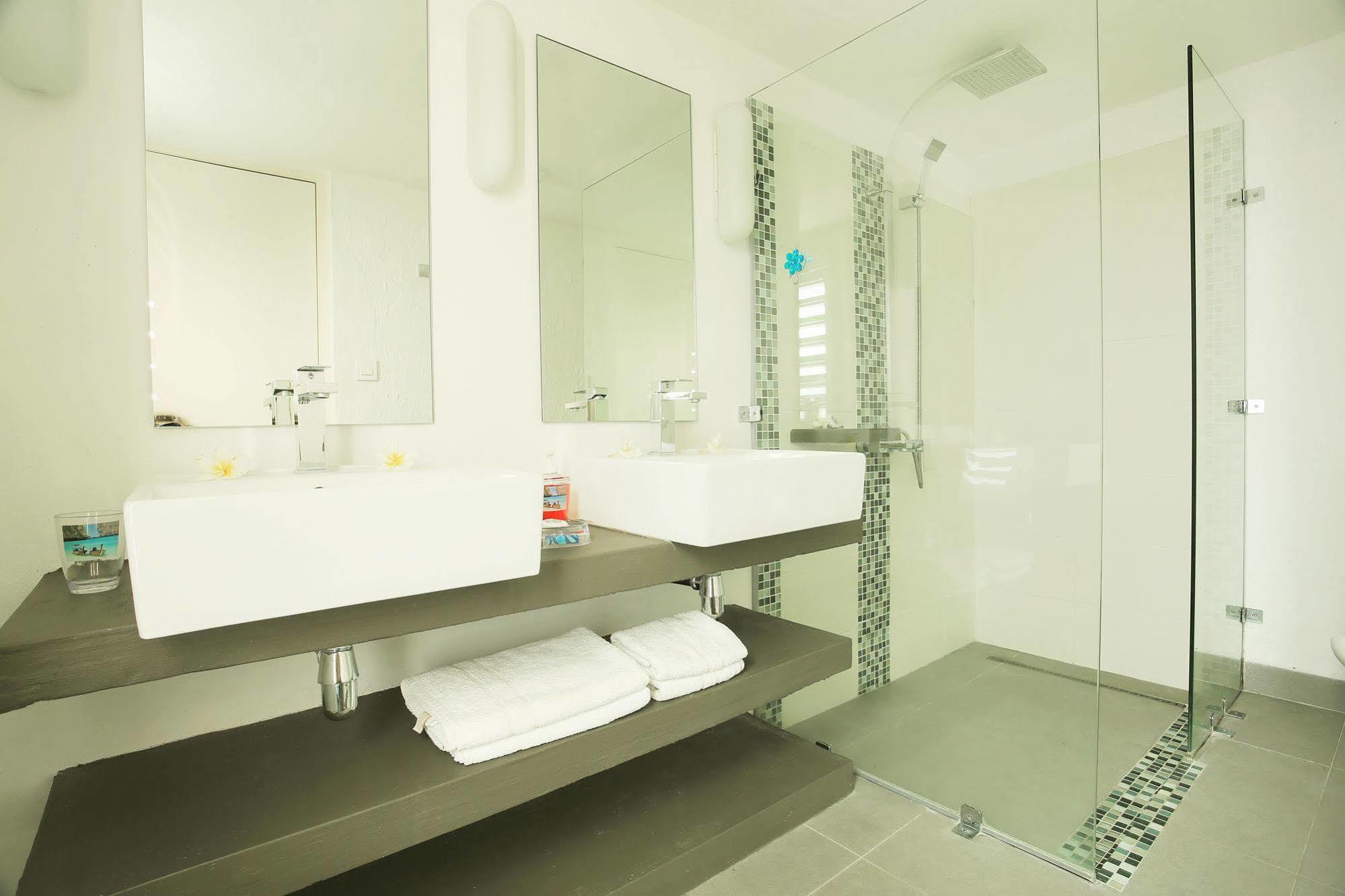 Esprit Libre Restaurant & Guest House Grand Baie Bagian luar foto
