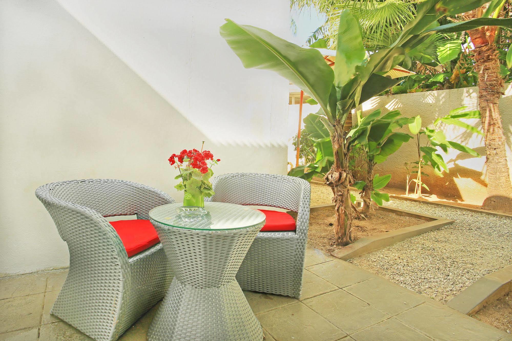 Esprit Libre Restaurant & Guest House Grand Baie Bagian luar foto