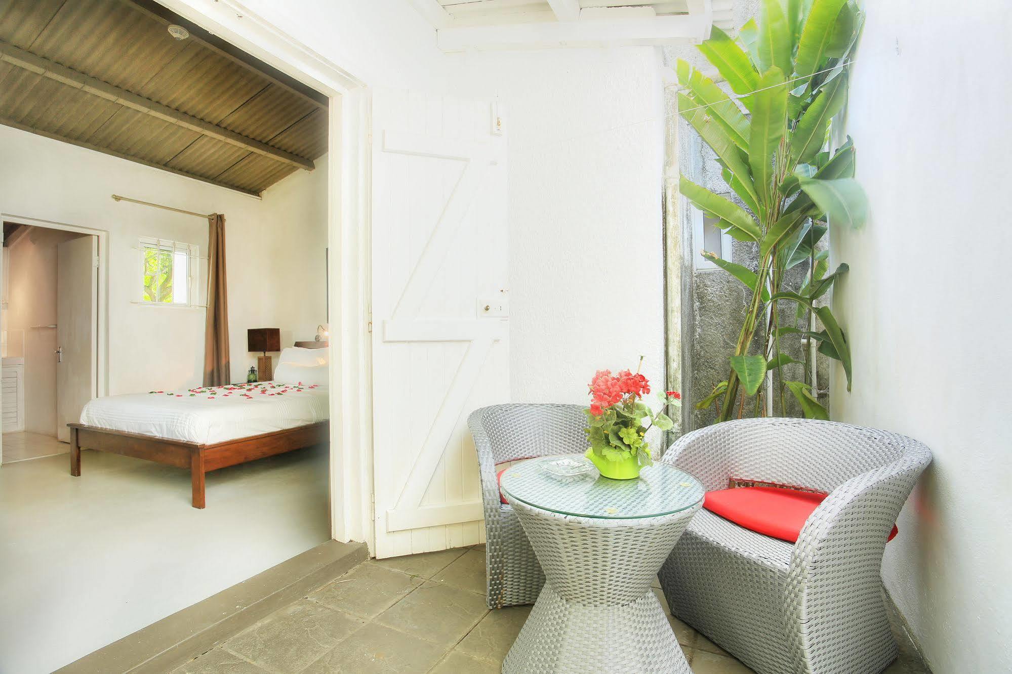 Esprit Libre Restaurant & Guest House Grand Baie Bagian luar foto